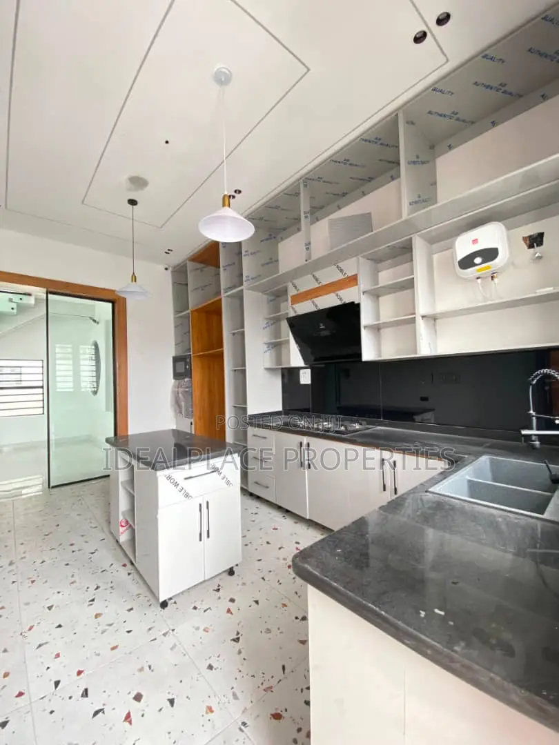 4bdrm Duplex in Lekki for sale in Lekki