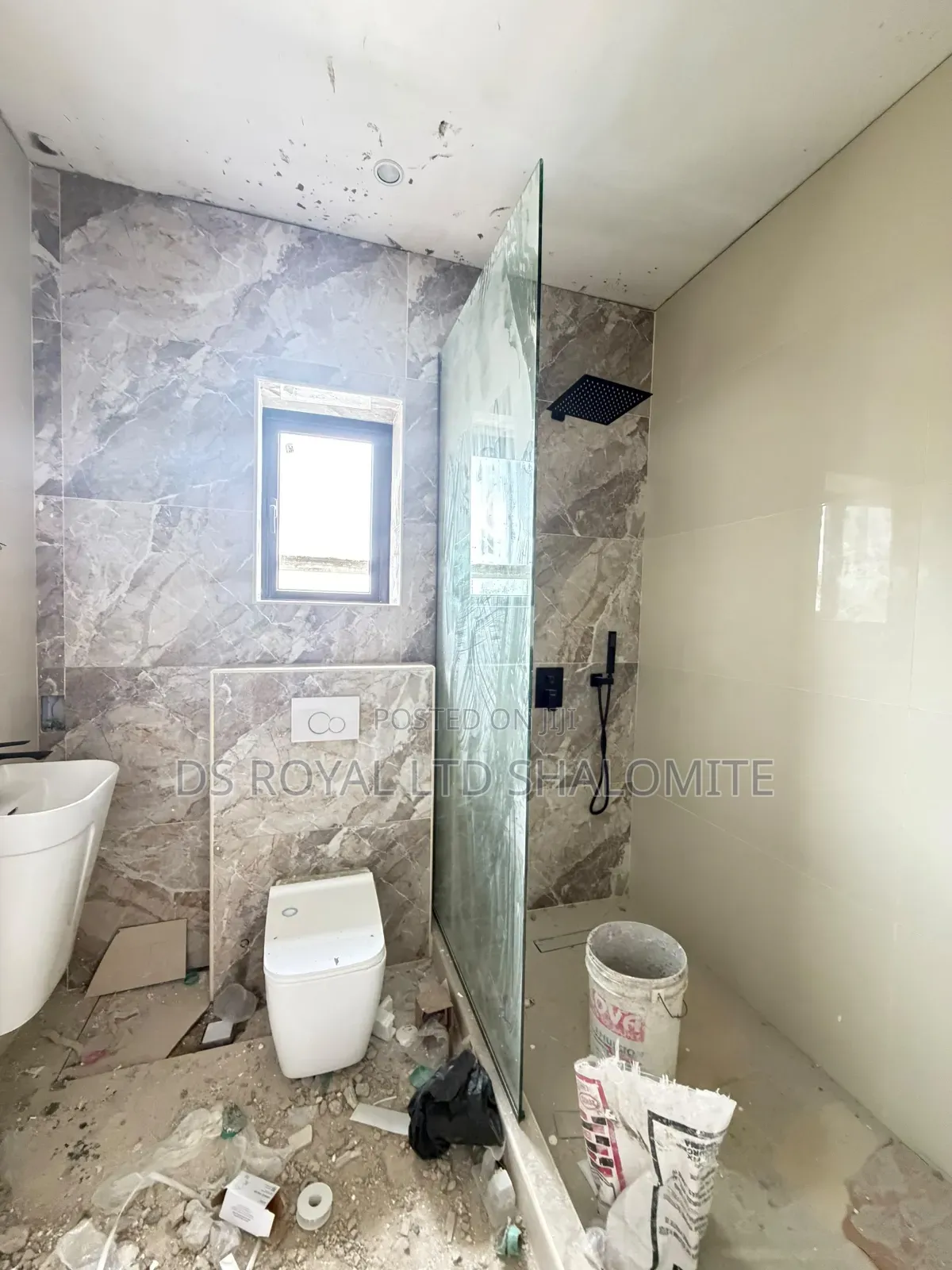2bdrm Apartment in Ademola Adetokunbo for sale in Ademola Adetokunbo
