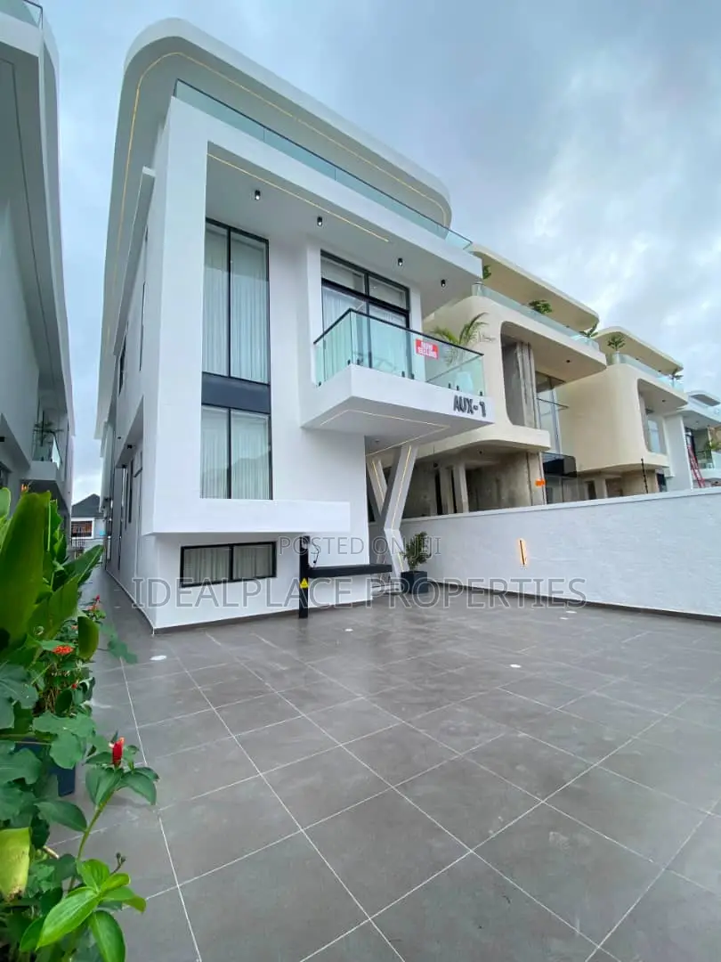 5bdrm Duplex in Lekki for sale in Lekki