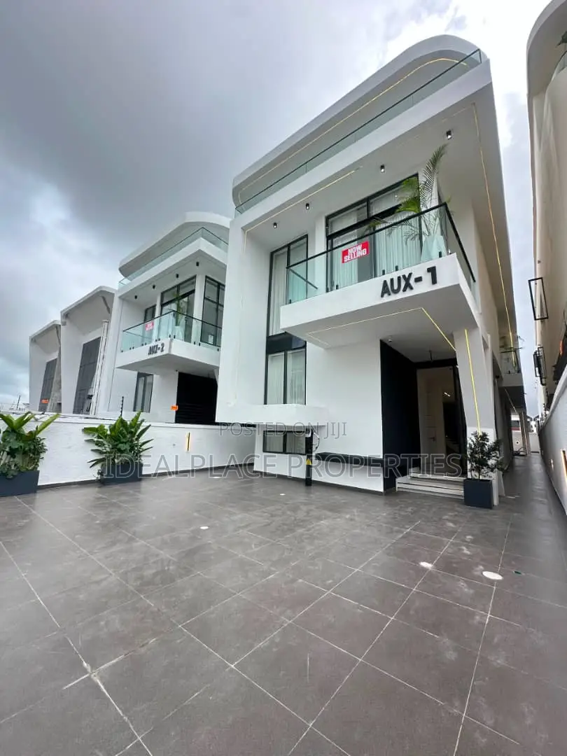 5bdrm Duplex in Lekki for sale in Lekki