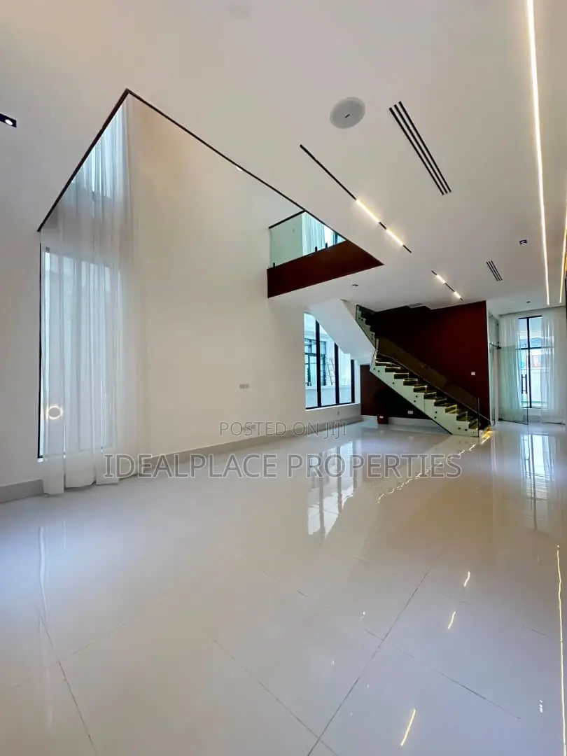5bdrm Duplex in Lekki for sale in Lekki