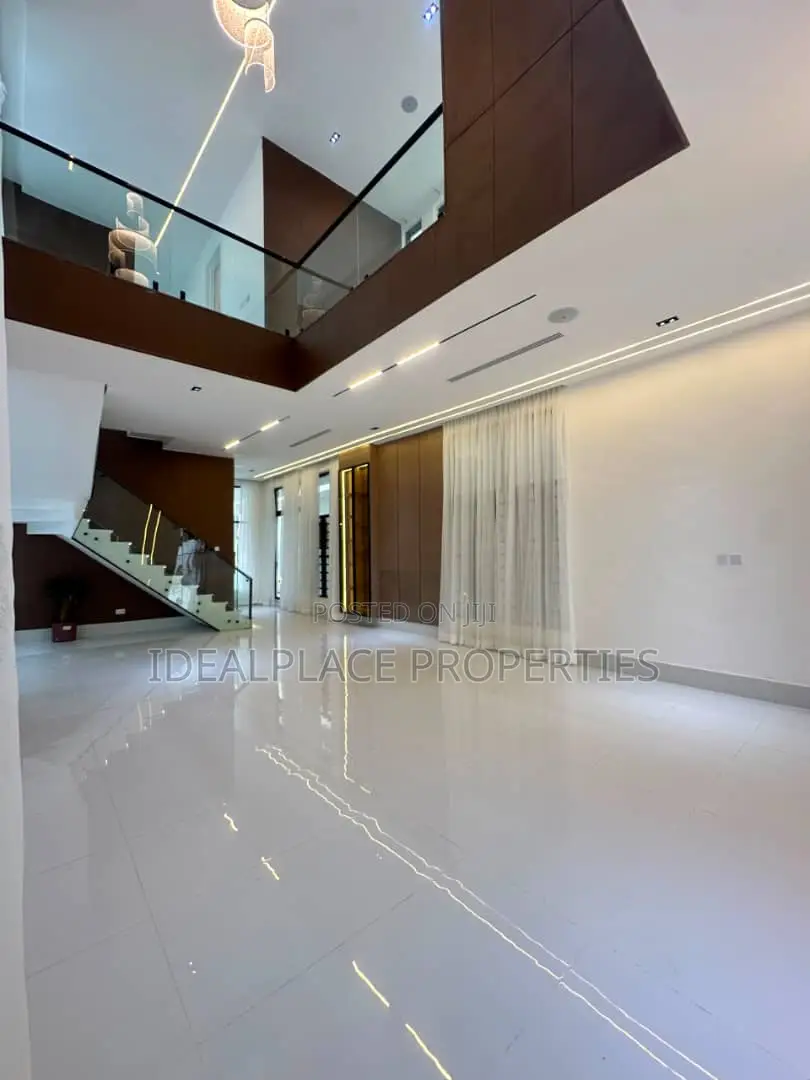 5bdrm Duplex in Lekki for sale in Lekki