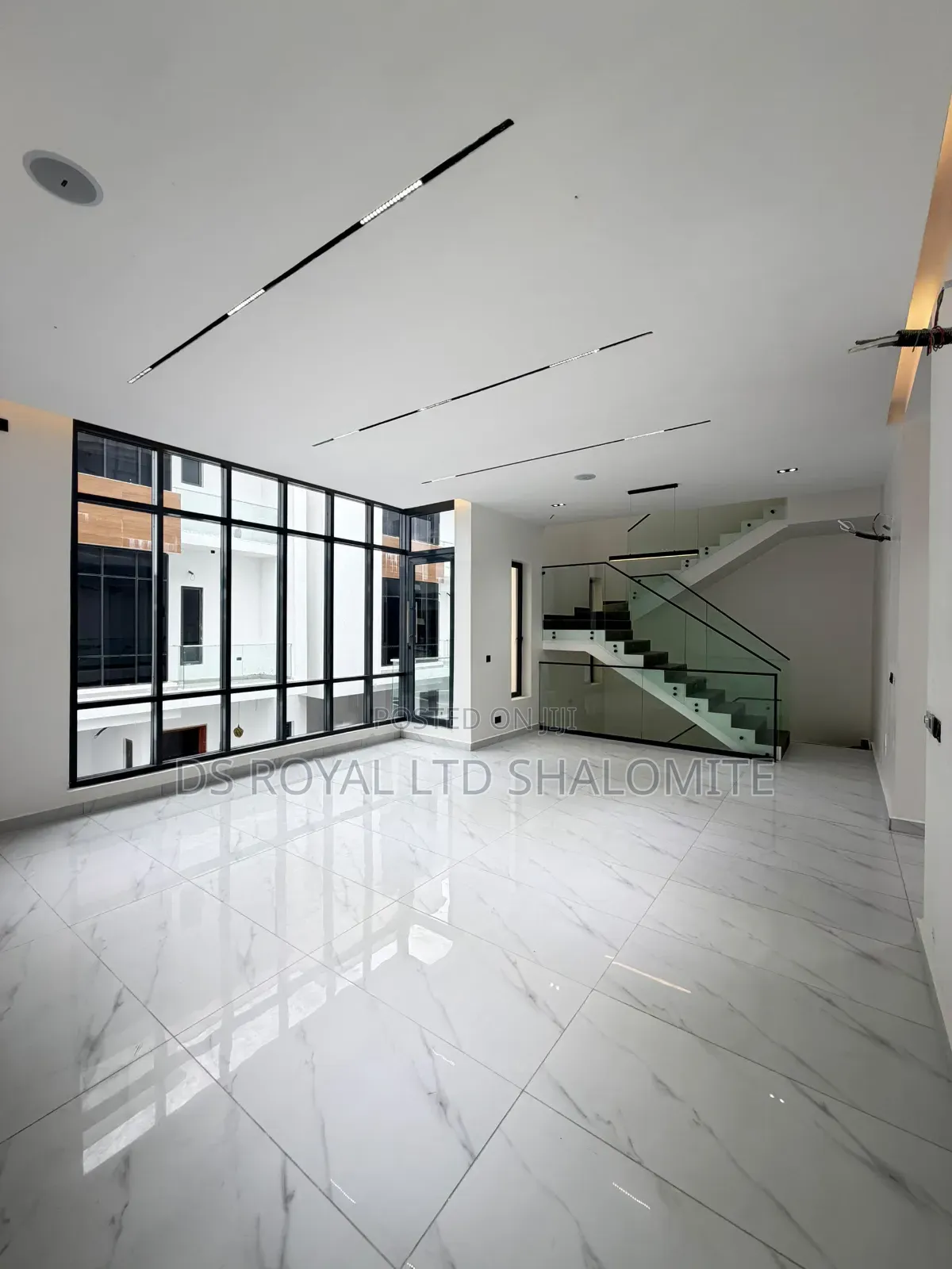 4bdrm Duplex in Lekki Phase 1 for sale in Lekki Phase 1