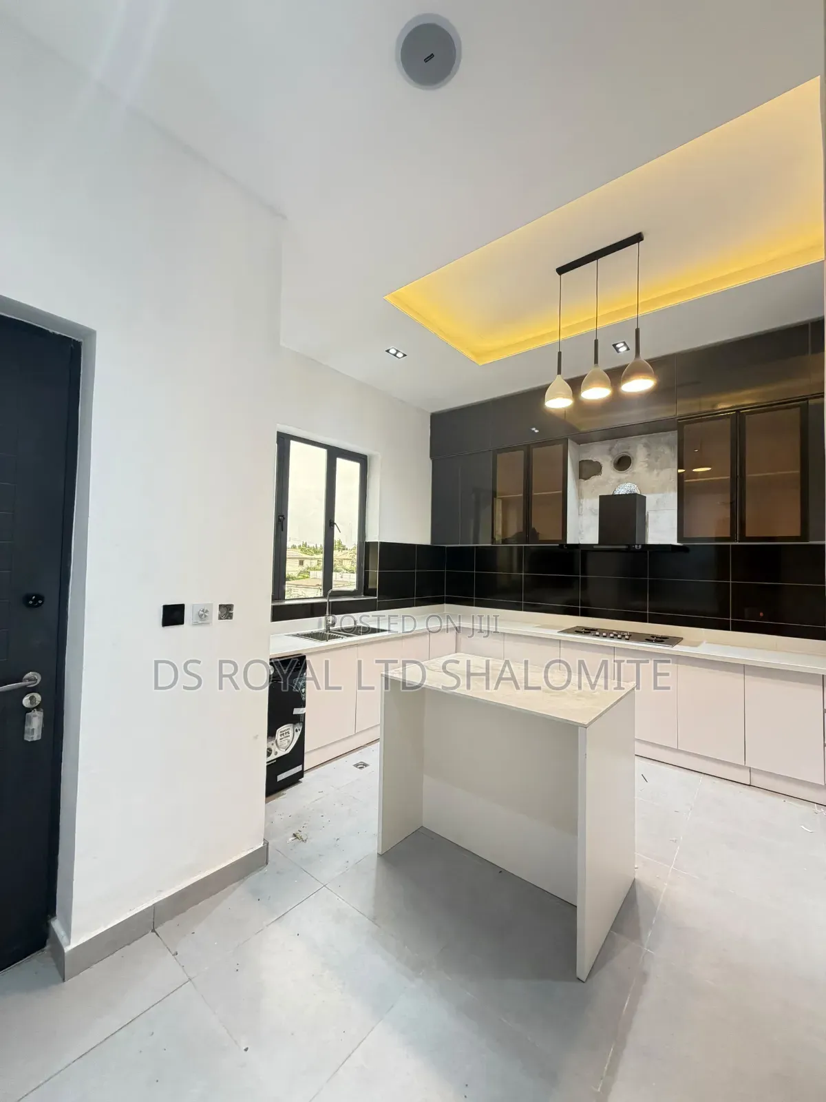 4bdrm Duplex in Lekki Phase 1 for sale in Lekki Phase 1