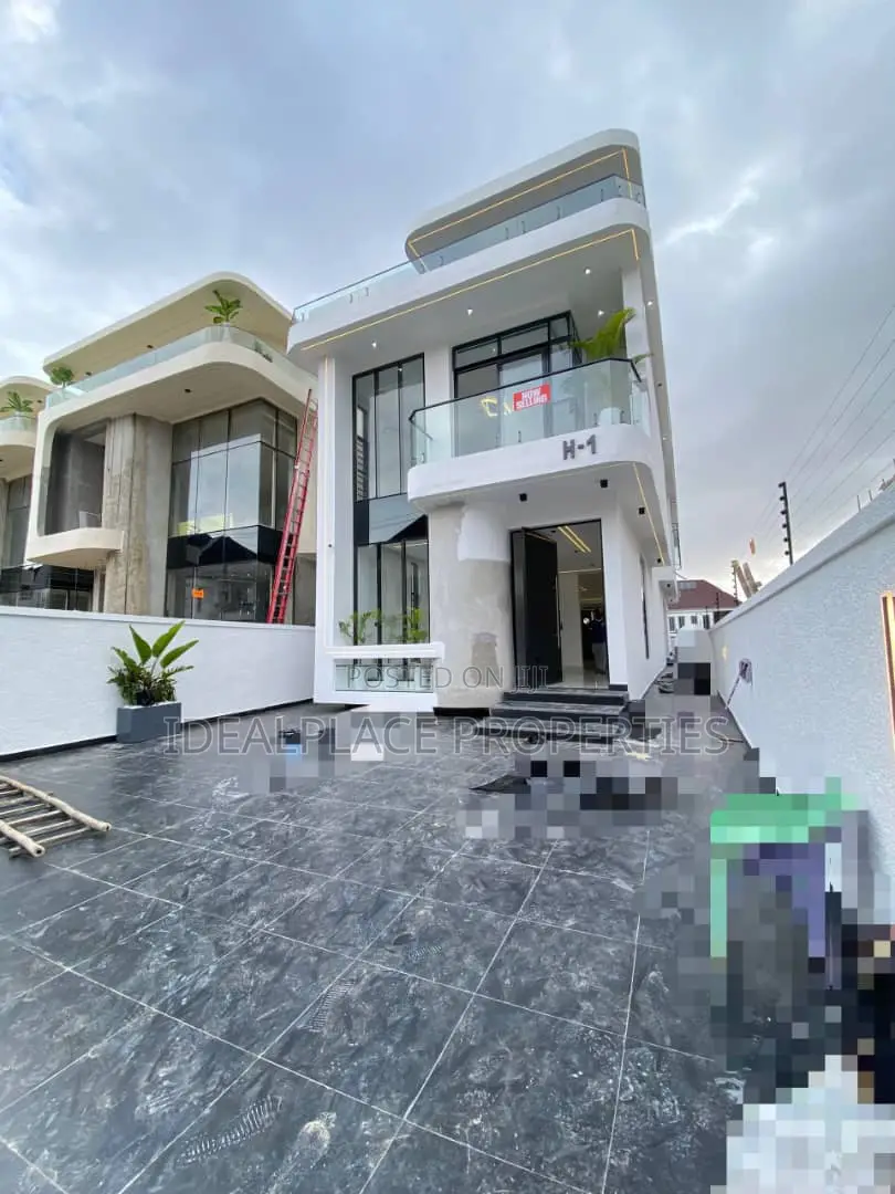 5bdrm Duplex in Lekki for sale in Lekki