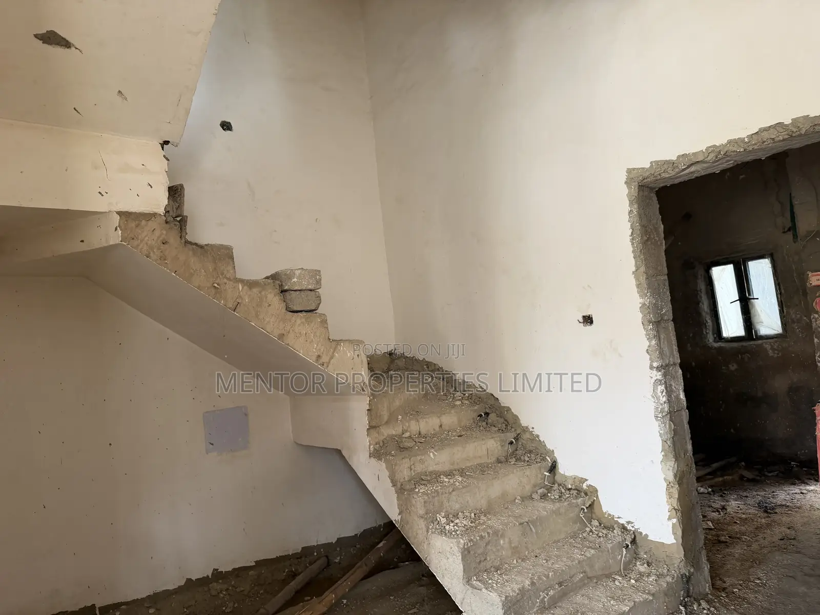4bdrm Duplex in Zone 6 / Wuse for sale in Zone 6 / Wuse