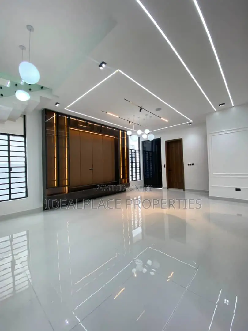 4bdrm Duplex in Lekki for sale in Lekki