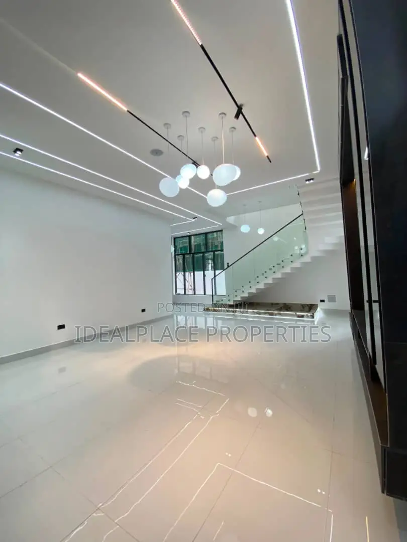 4bdrm Duplex in Lekki for sale in Lekki