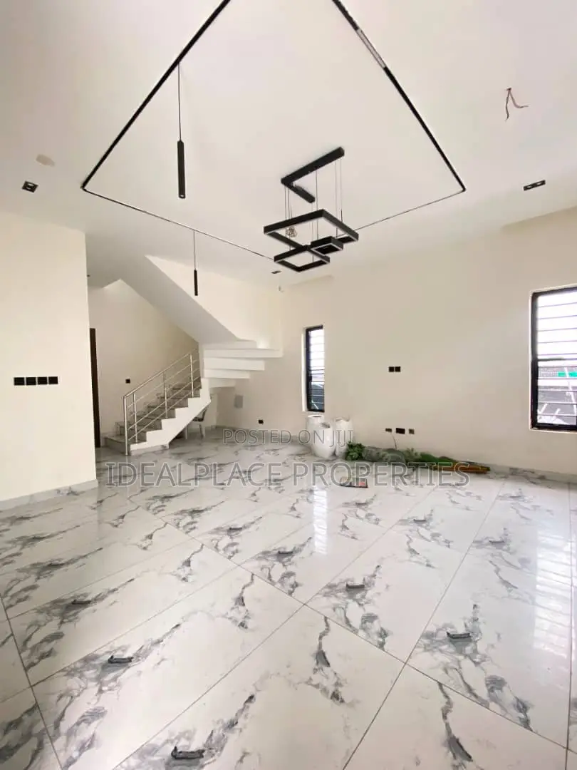 5bdrm Duplex in Lekki for sale in Lekki