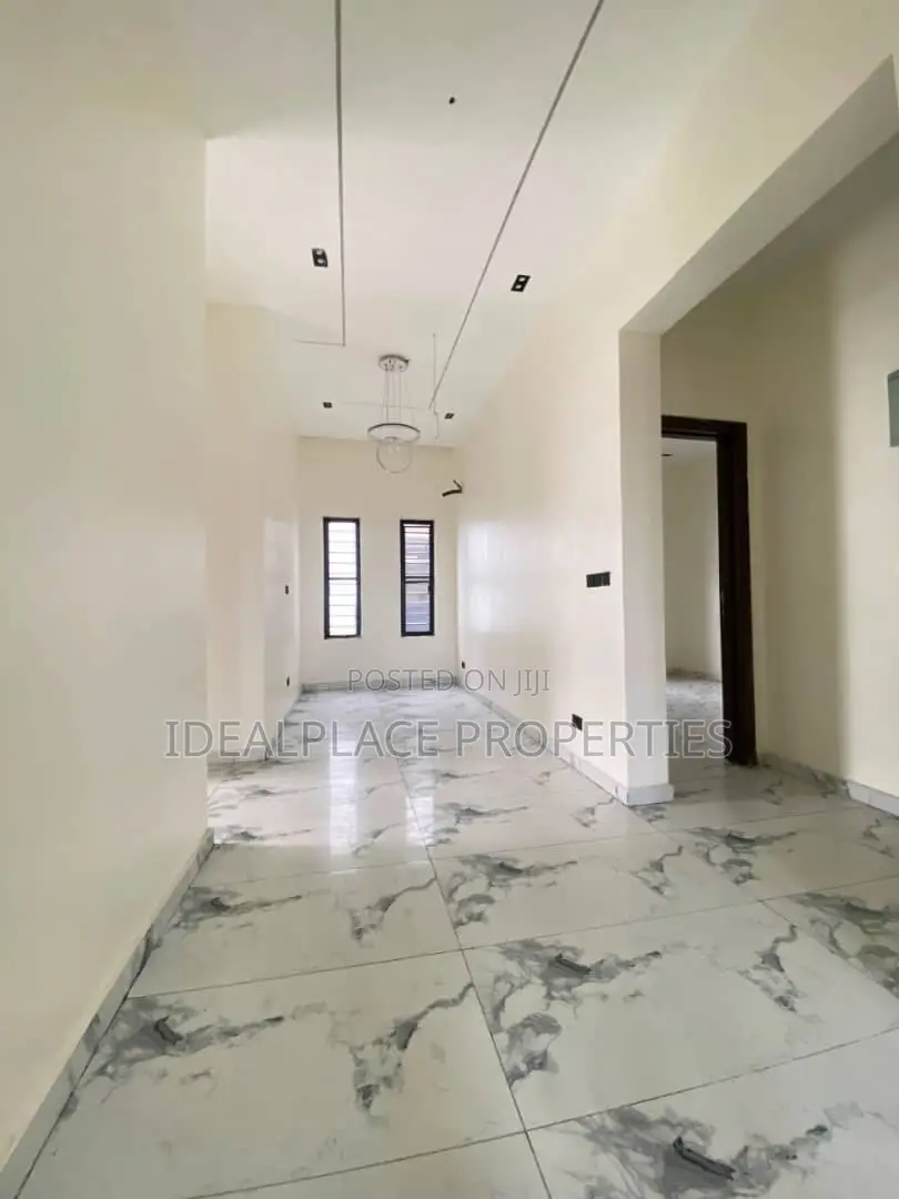 5bdrm Duplex in Lekki for sale in Lekki