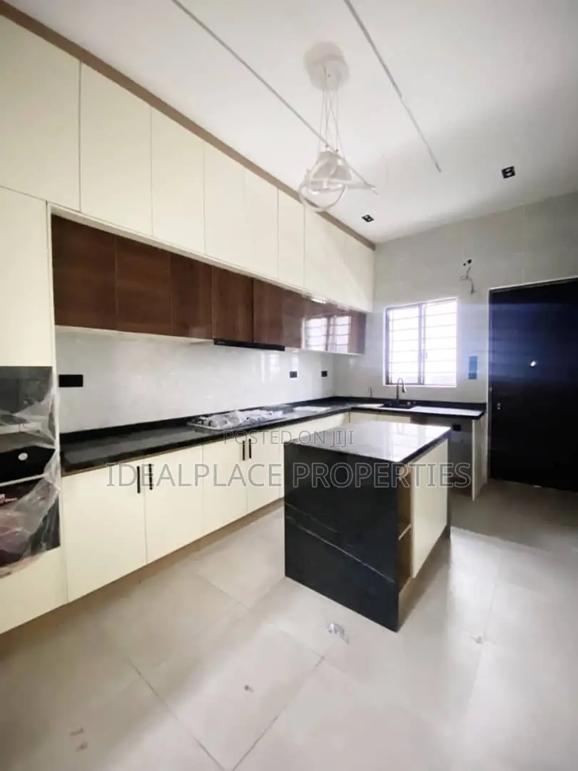 5bdrm Duplex in Lekki for sale in Lekki