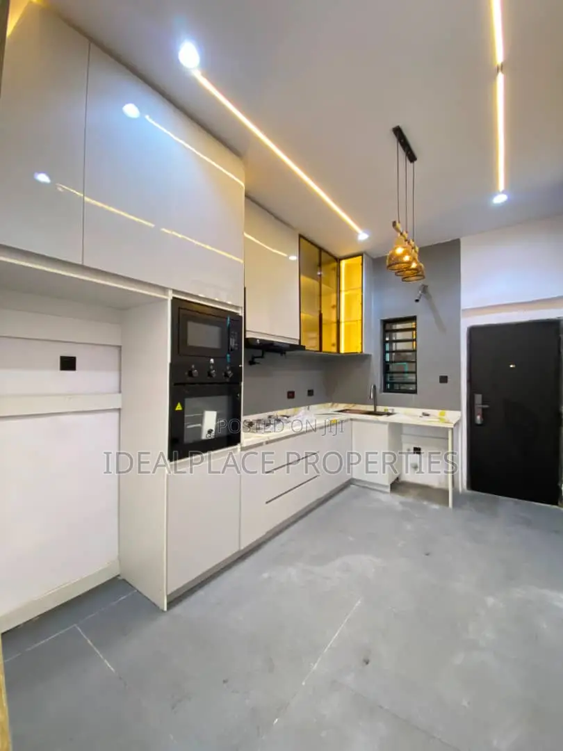 4bdrm Duplex in Lekki for sale in Lekki