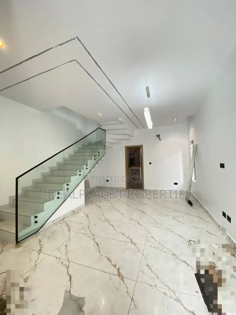 4bdrm Duplex in Lekki for sale in Lekki