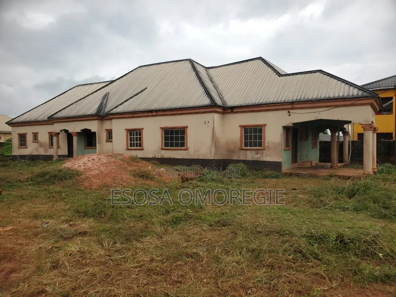 3bdrm Block of Flats in Ekpoma for sale in Ekpoma