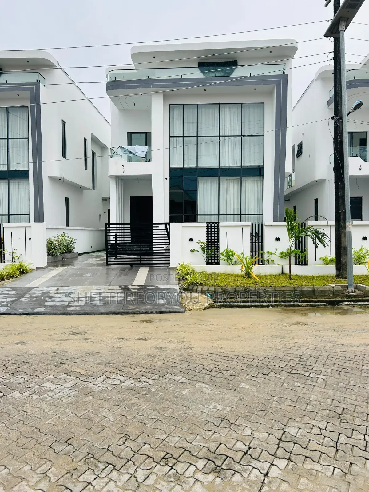 4bdrm Duplex in Off Lekki-Epe Expressway for sale in Off Lekki-Epe Expressway