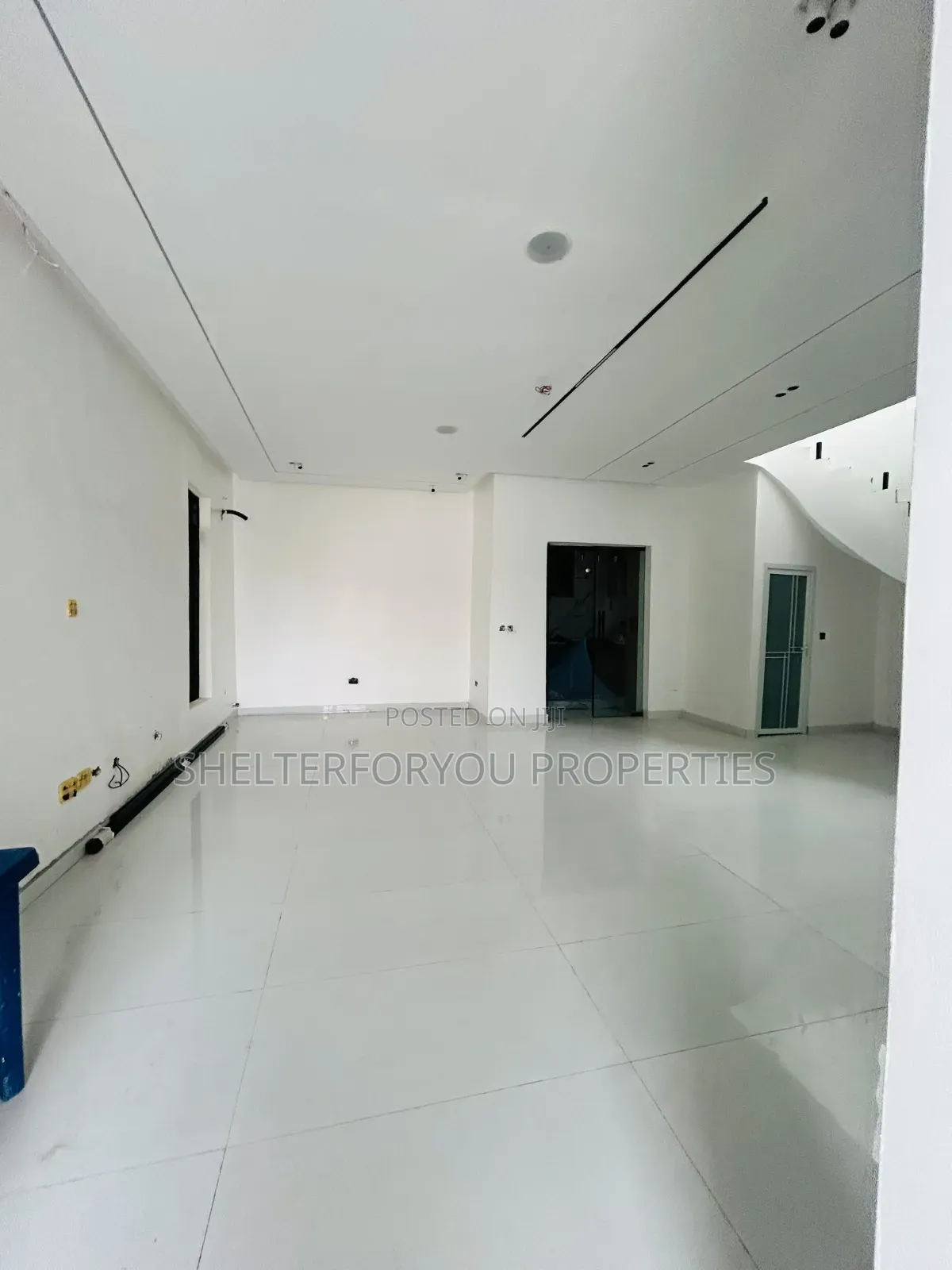 4bdrm Duplex in Off Lekki-Epe Expressway for sale in Off Lekki-Epe Expressway