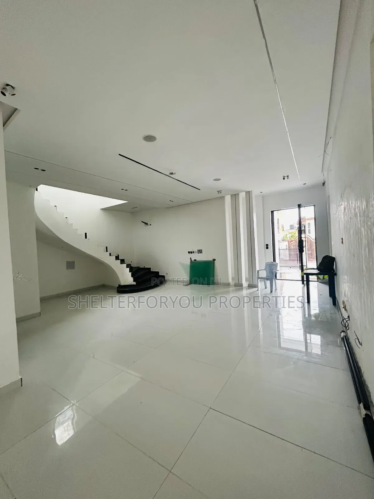4bdrm Duplex in Off Lekki-Epe Expressway for sale in Off Lekki-Epe Expressway