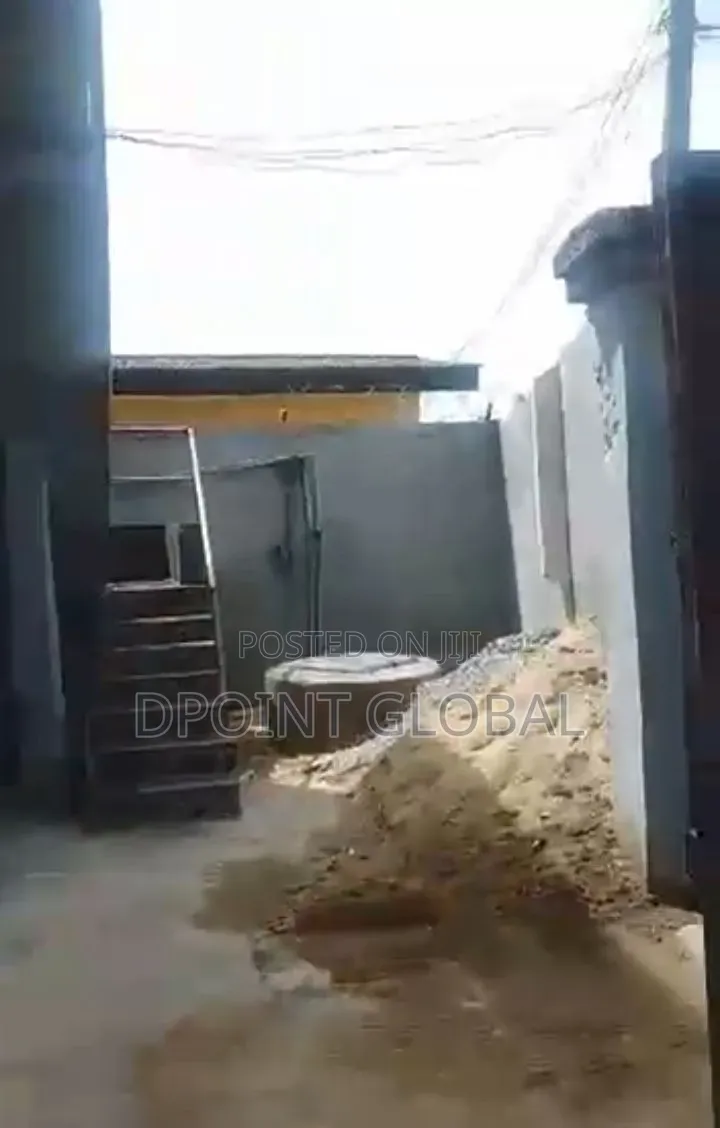 6bdrm Block of Flats in Not Estate, Akowonjo for sale in Akowonjo
