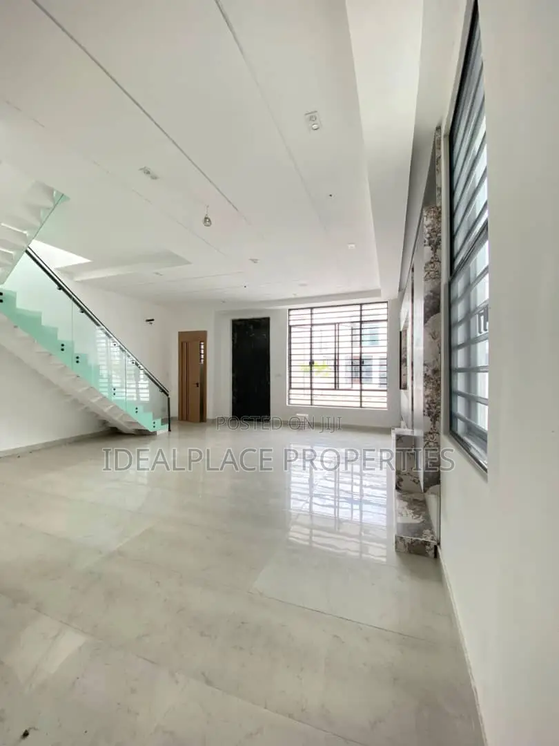 4bdrm Duplex in Lekki for sale in Lekki