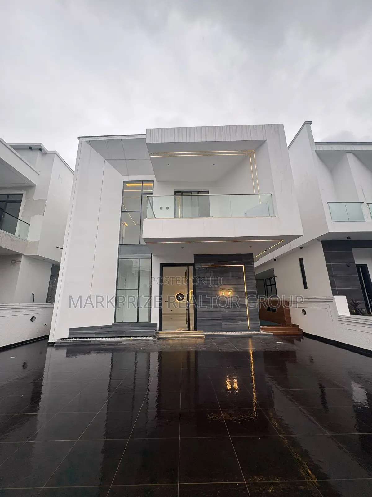 5bdrm Duplex in Lekki County Homes, Ikota for sale in Ikota