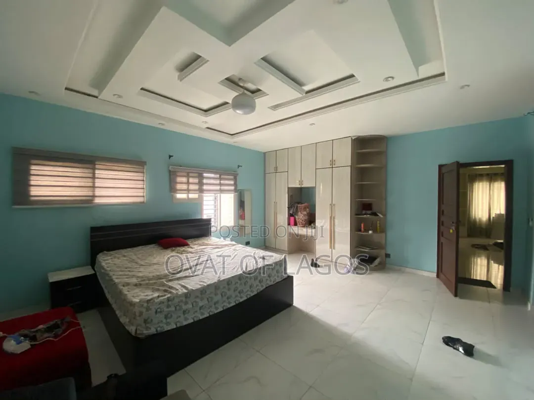 4bdrm Duplex in Ikota for rent in Ikota