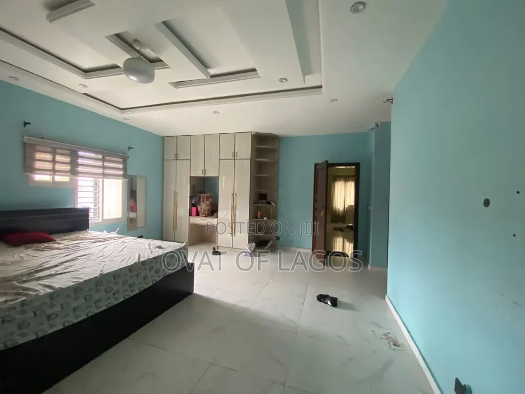 4bdrm Duplex in Ikota for rent in Ikota