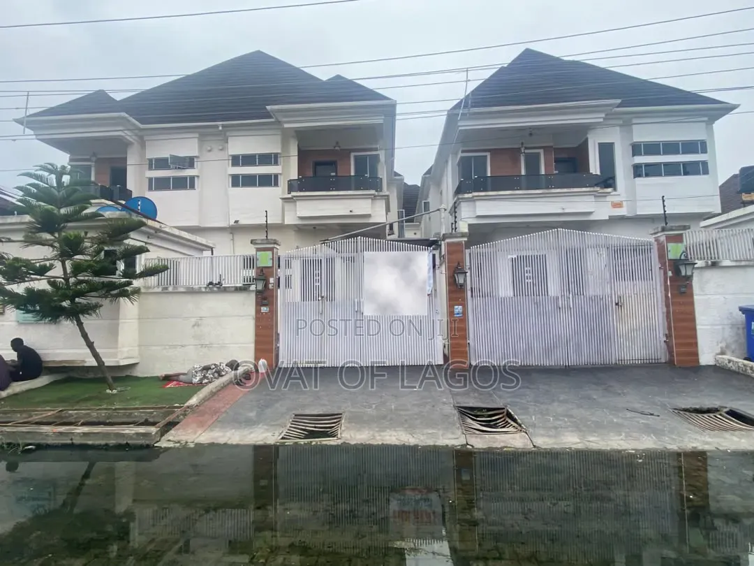 4bdrm Duplex in Ikota for rent in Ikota
