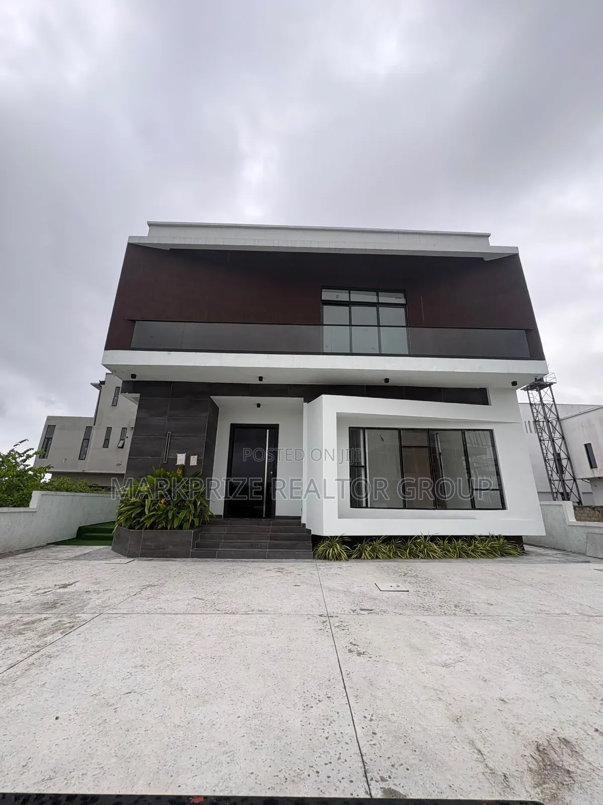 5bdrm Duplex in Lekki County Homes, Ikota for sale in Ikota
