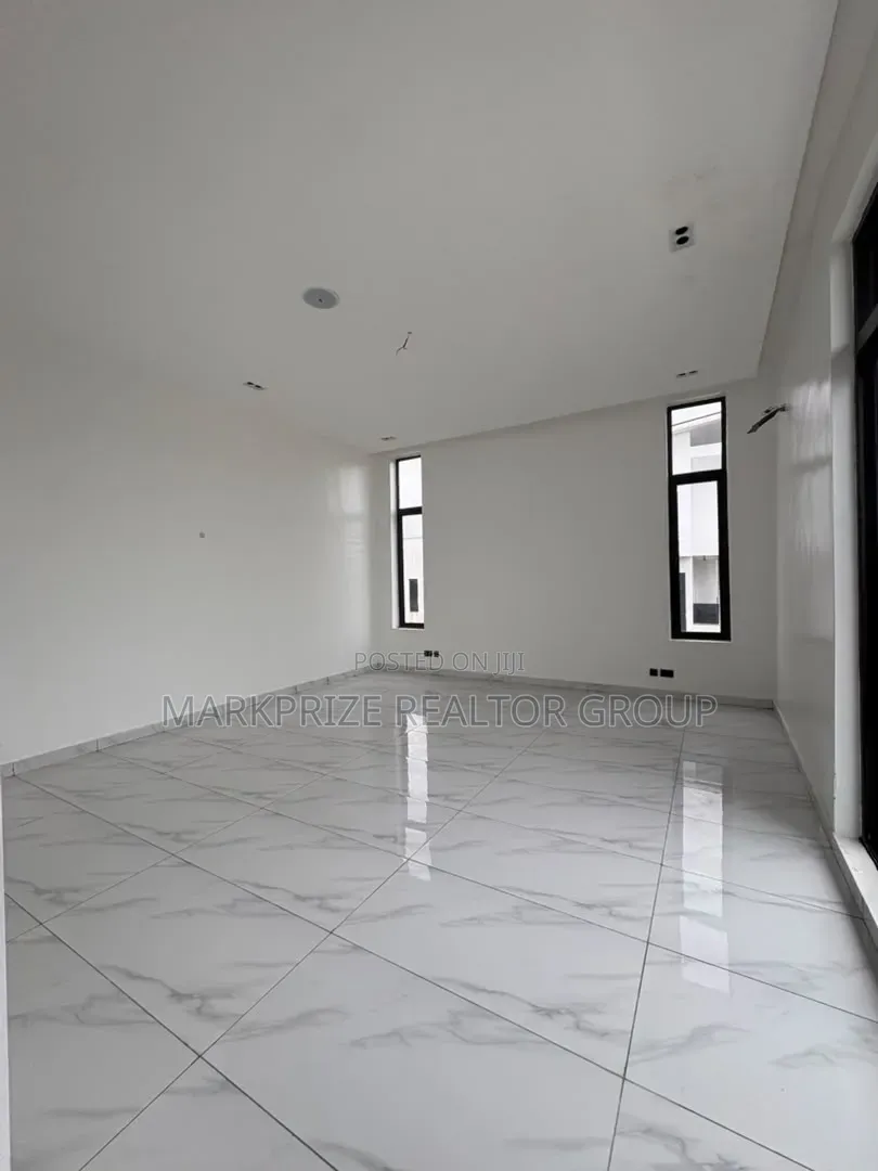 5bdrm Duplex in Lekki County Homes, Ikota for sale in Ikota