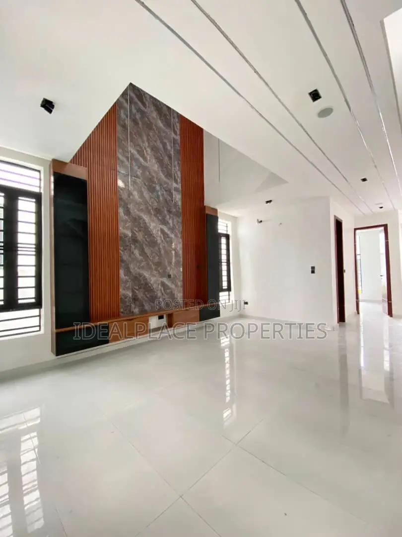 5bdrm Duplex in Lekki for sale in Lekki