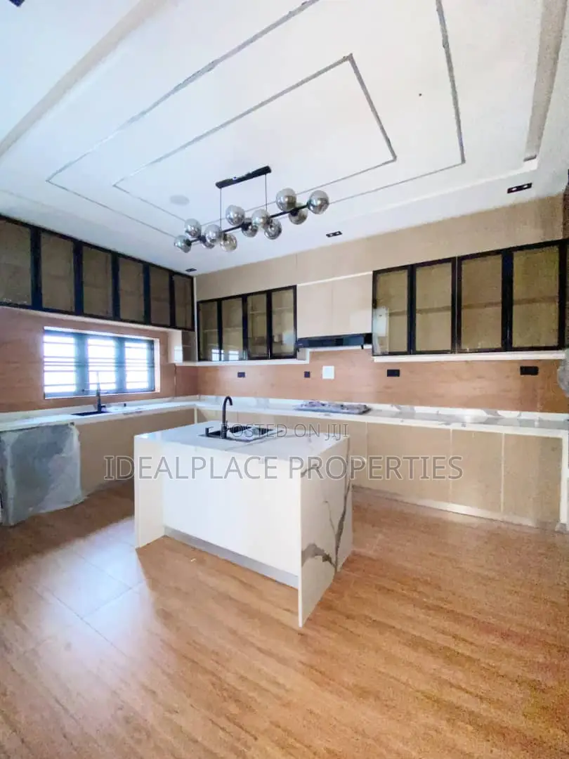 5bdrm Duplex in Lekki for sale in Lekki