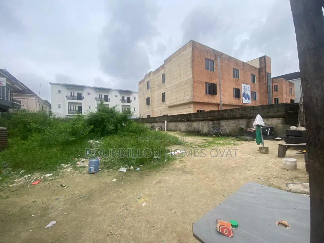 655sqm Residential and Commercial Land in Chevron
