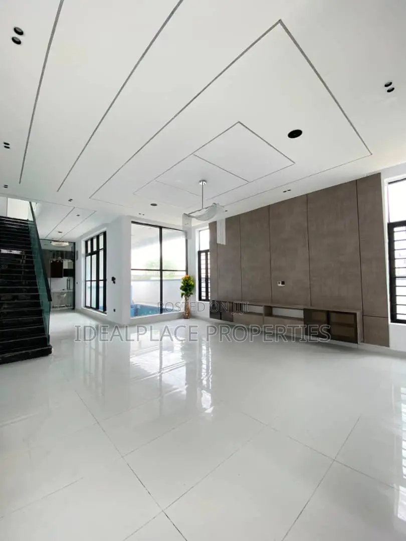 5bdrm Duplex in Lekki for sale in Lekki