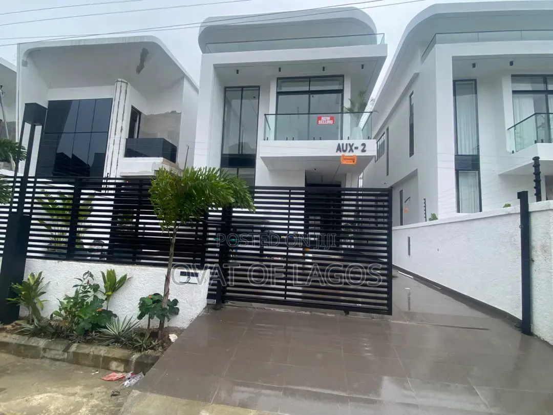 5bdrm Duplex in Orchid, Lekki Expressway for sale in Lekki Expressway
