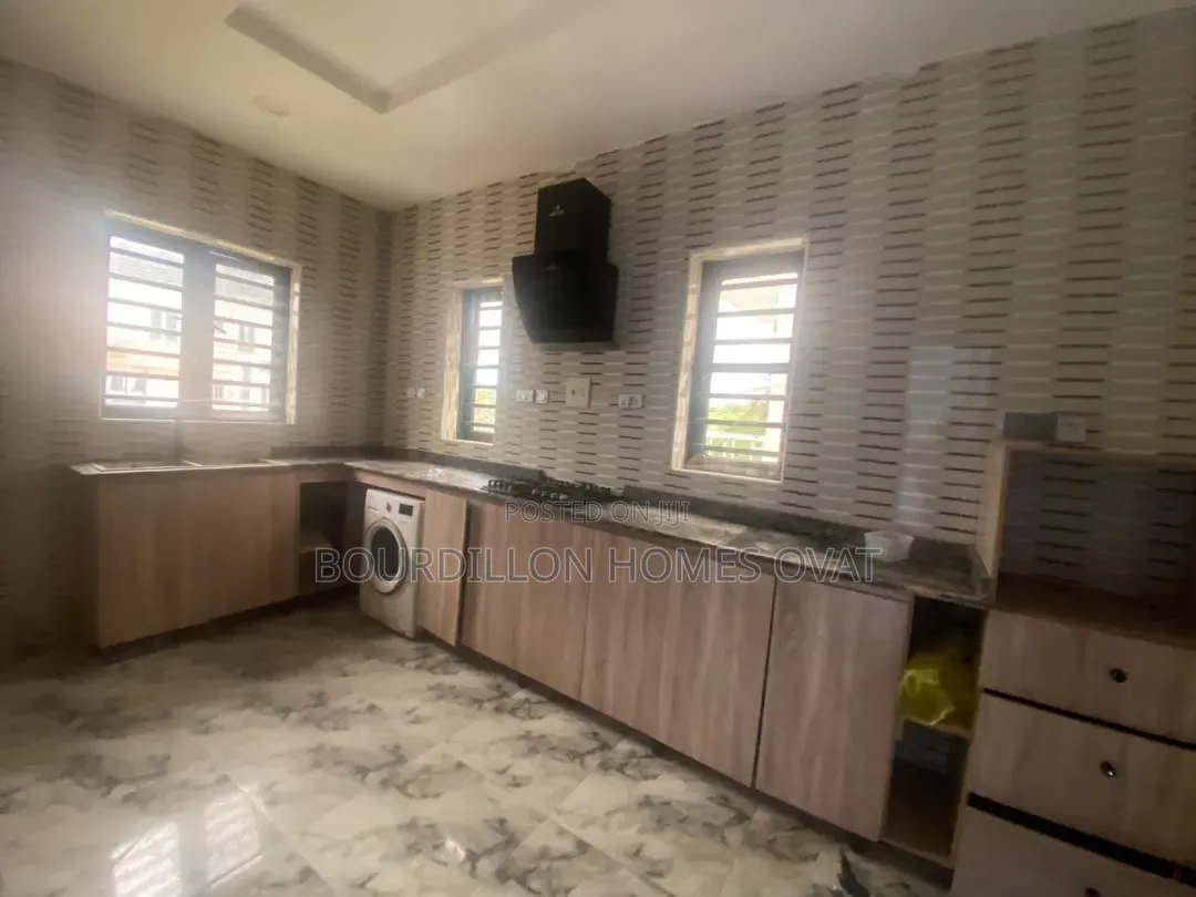 3bdrm Duplex in Lekki Conservation for rent in Lekki Expressway