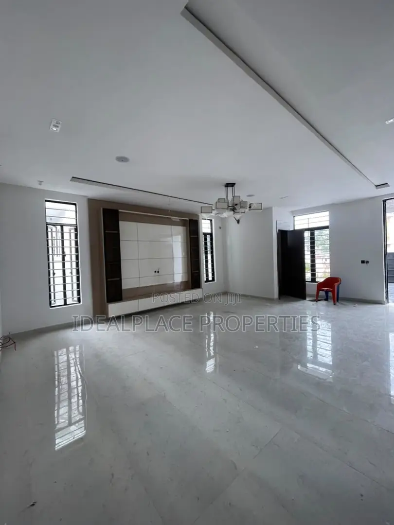 5bdrm Duplex in Osapa london for sale in Osapa london