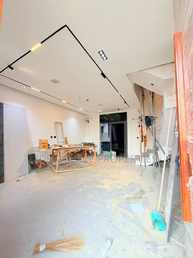 4bdrm Townhouse/Terrace in Eric Moore for sale in Eric Moore