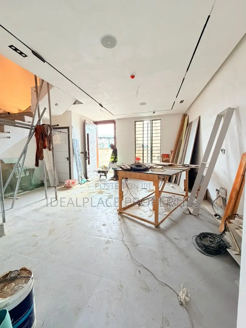 4bdrm Townhouse/Terrace in Eric Moore for sale in Eric Moore