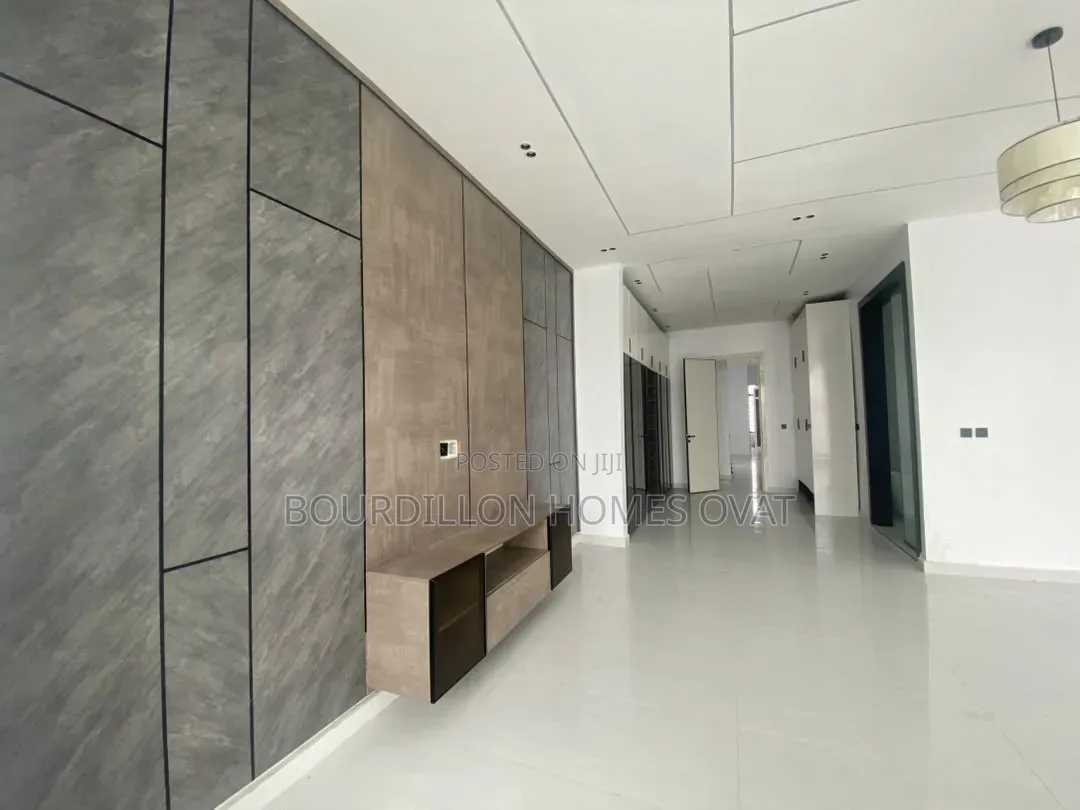 5bdrm Duplex in Orchid Lekki Lagos for sale in Lekki Expressway