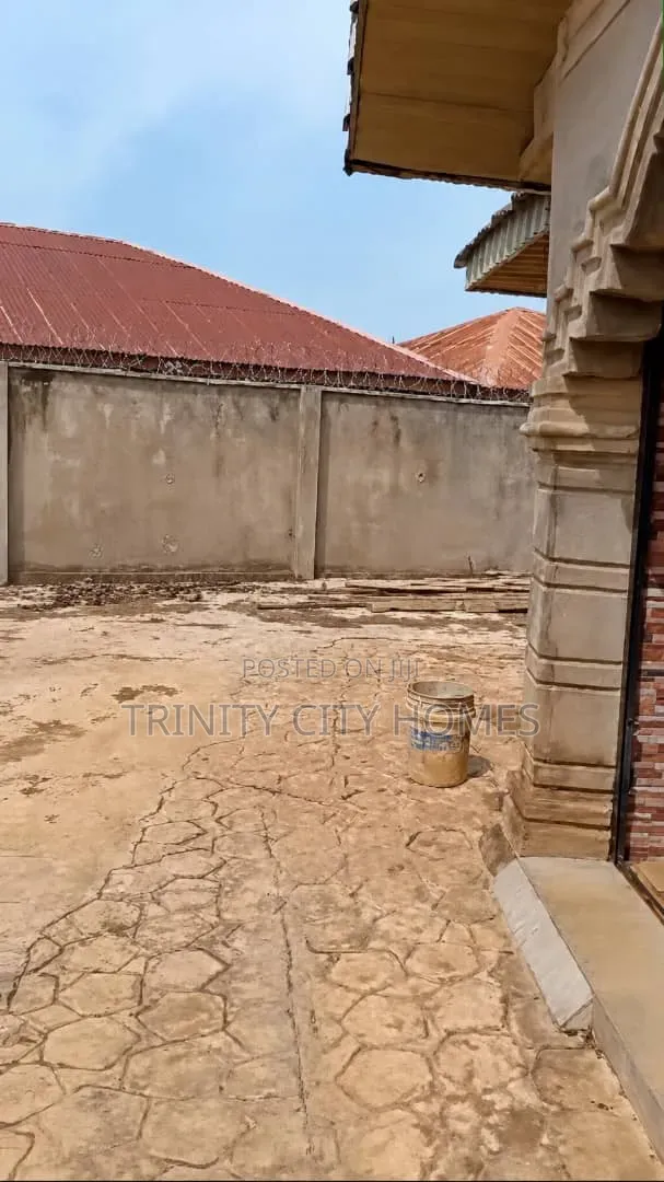 3bdrm Bungalow in Oke-Ogbo, Ile-Ife for sale in Ife