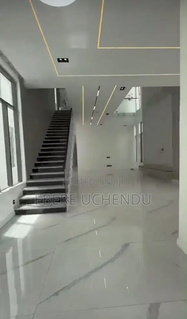 5bdrm Duplex in Osapa London for sale in Osapa london