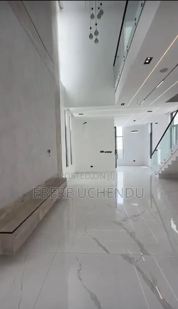 5bdrm Duplex in Osapa London for sale in Osapa london