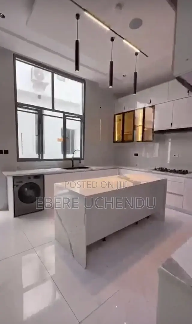 5bdrm Duplex in Osapa London for sale in Osapa london