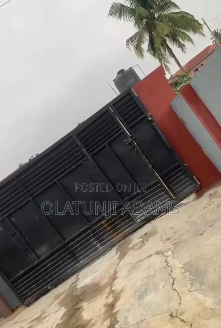 7bdrm Block of Flats in Ogo Oluwa, Osogbo for sale in Osogbo