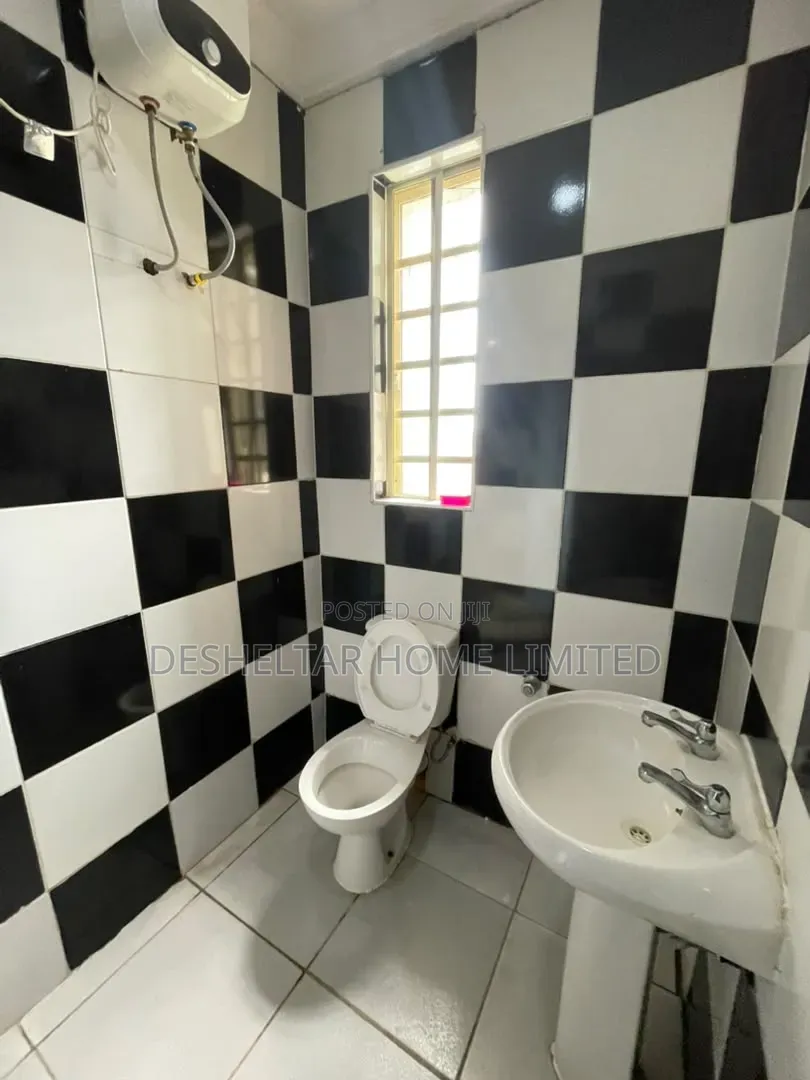 1bdrm Shared Apartment in Southern View Estate, Chevron for rent in Chevron