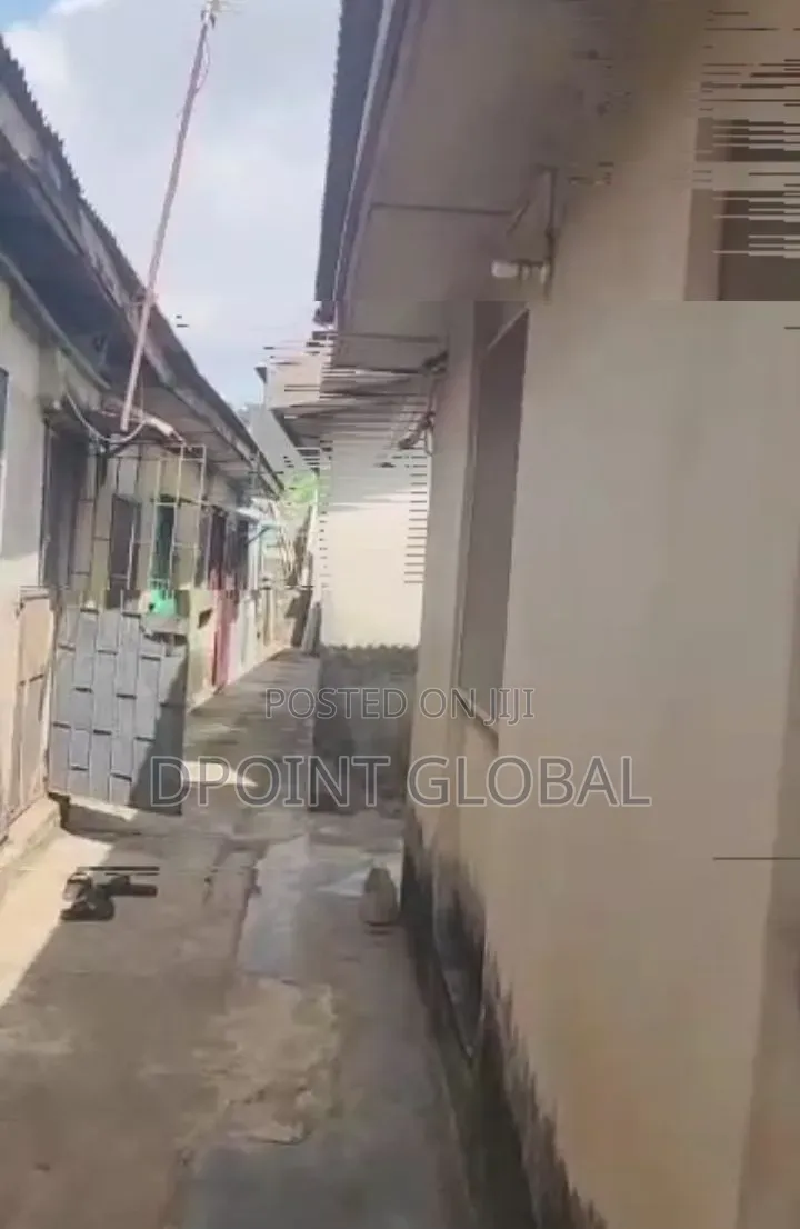 7bdrm Bungalow in Not Estate, Ipaja / Ipaja for sale in Ipaja / Ipaja