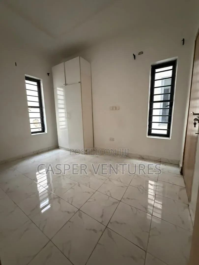 1bdrm Shared Apartment in Ocean Harbor, Lekki Phase 2 for rent in Lekki Phase 2