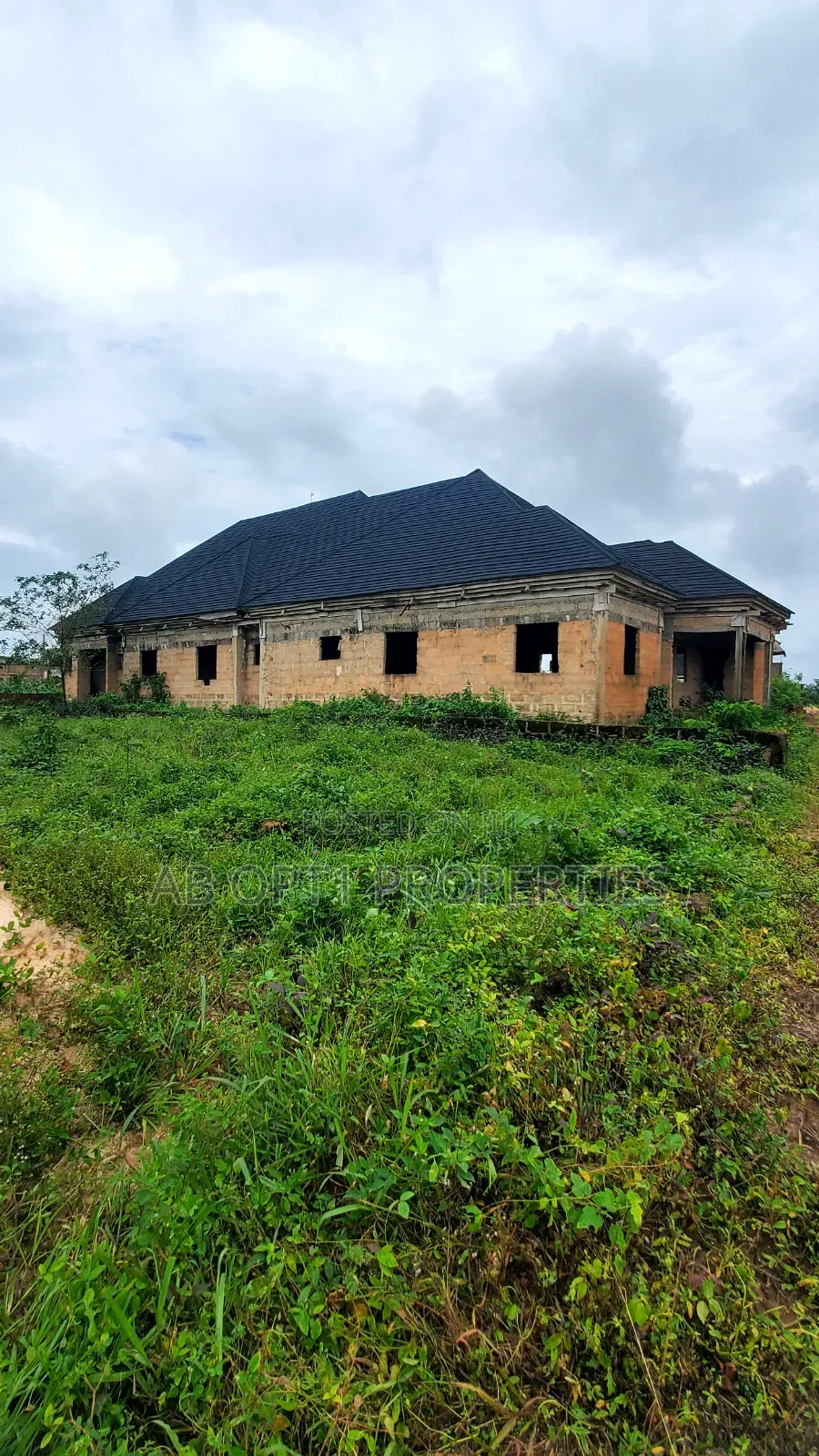 Standard 70% Complete 5bedroom Bungalow at Obanyantor for Sale in Benin City