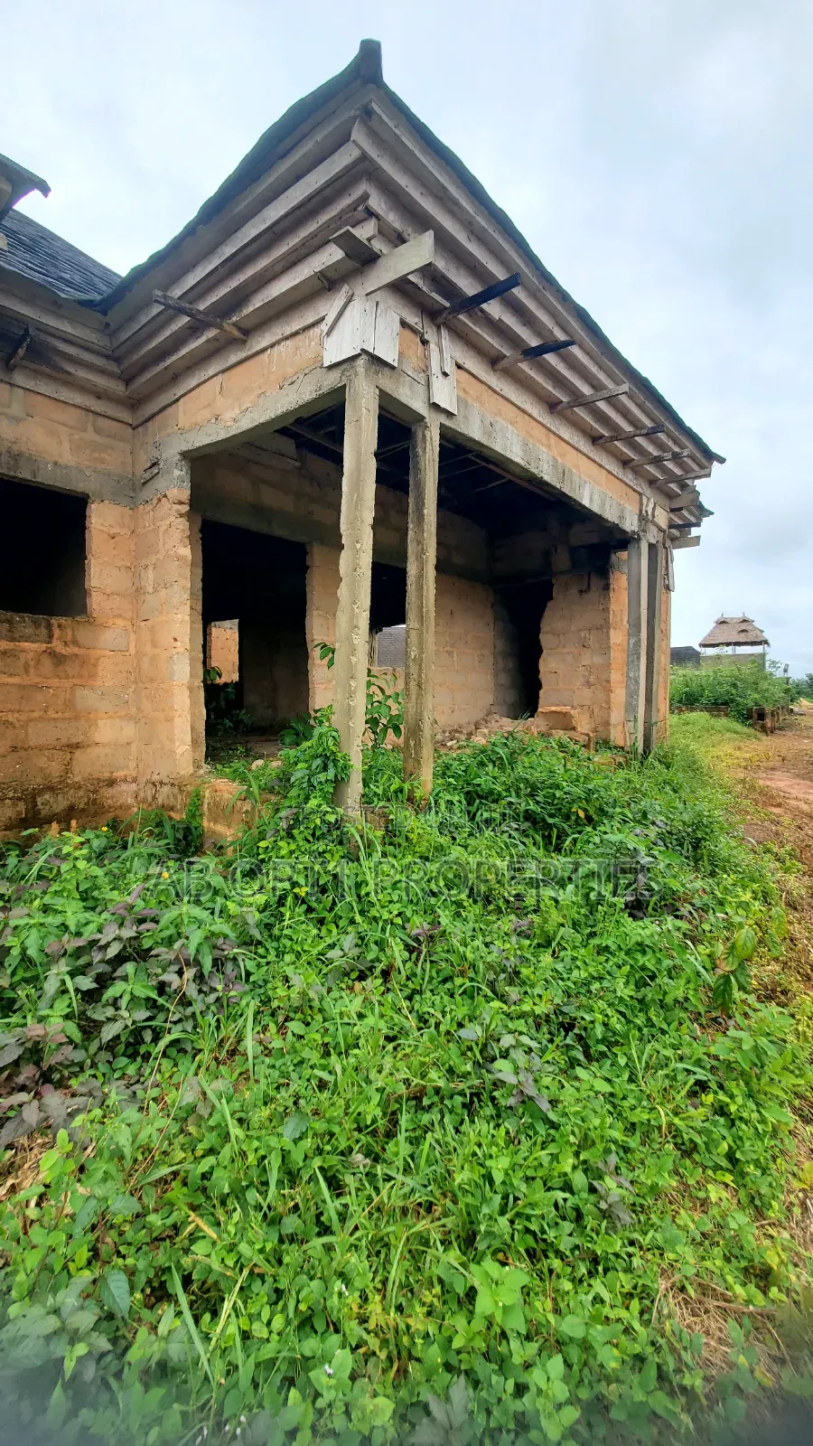 Standard 70% Complete 5bedroom Bungalow at Obanyantor for Sale in Benin City