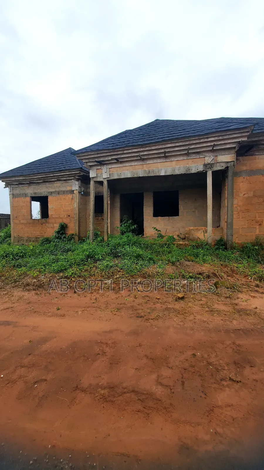Standard 70% Complete 5bedroom Bungalow at Obanyantor for Sale in Benin City